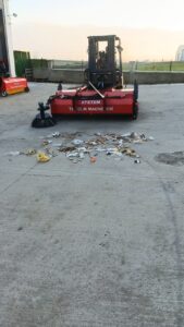 yol süpürme makinesi