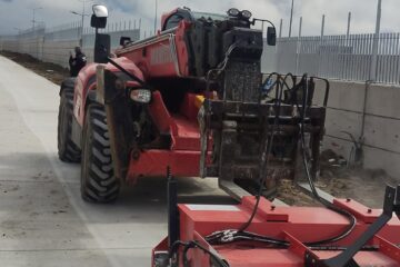 İş Makinesi Yol Süpürücü